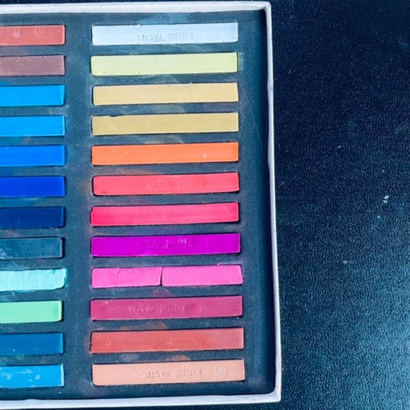 Free People Hair Chalk - 24 Colors! New. Temp Color Your Hair! Made in USA. - Picture 6 of 13